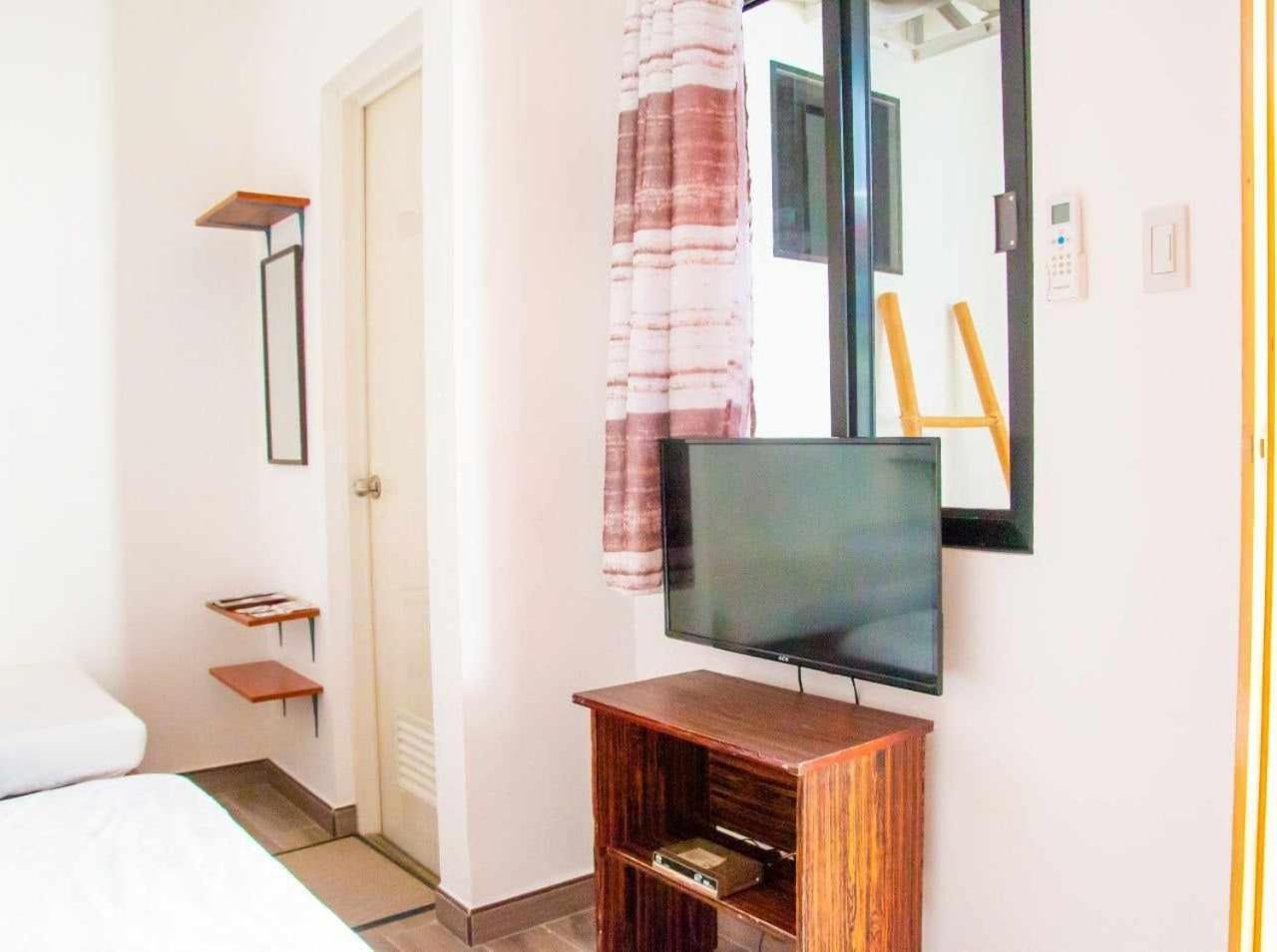 Casa Mia Inn Dauis エクステリア 写真