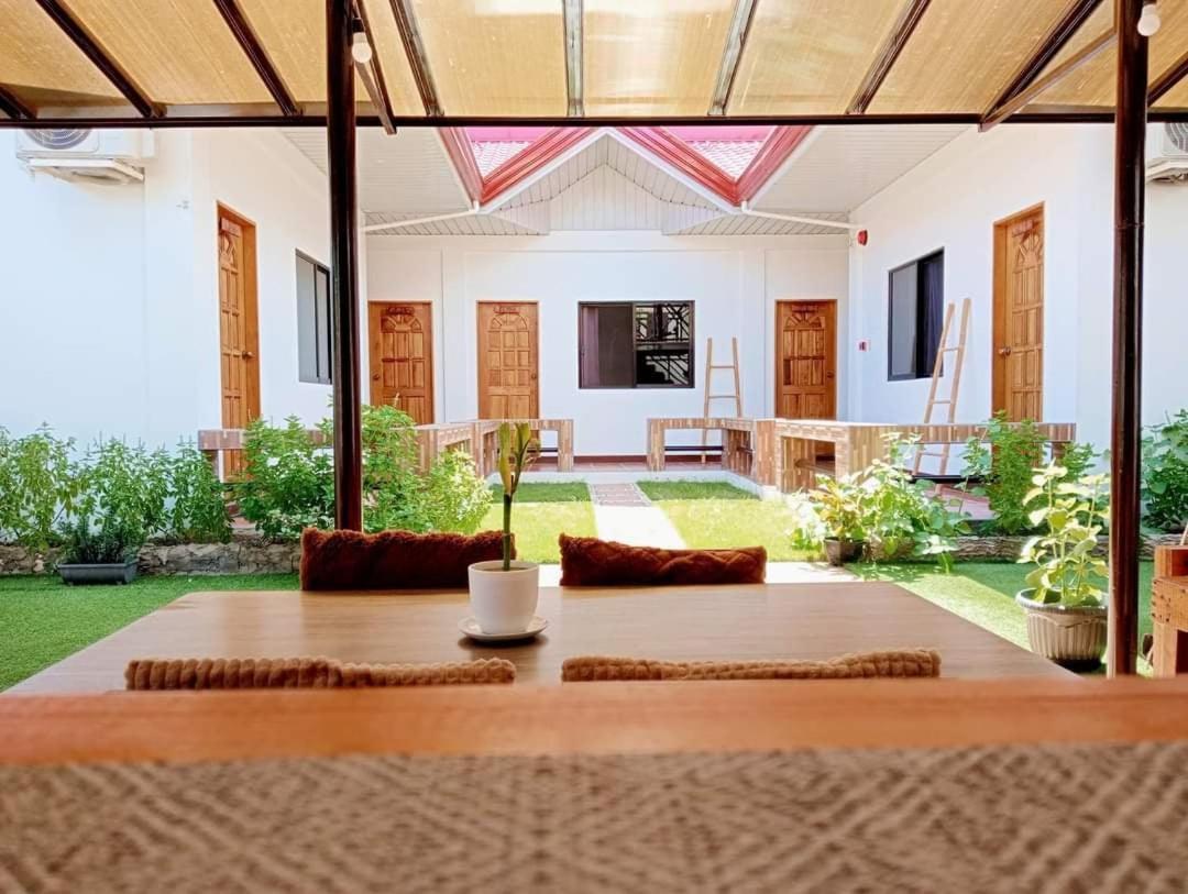 Casa Mia Inn Dauis エクステリア 写真