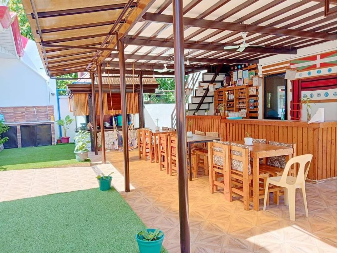 Casa Mia Inn Dauis エクステリア 写真
