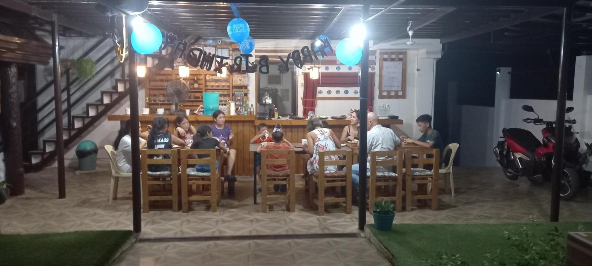 Casa Mia Inn Dauis エクステリア 写真