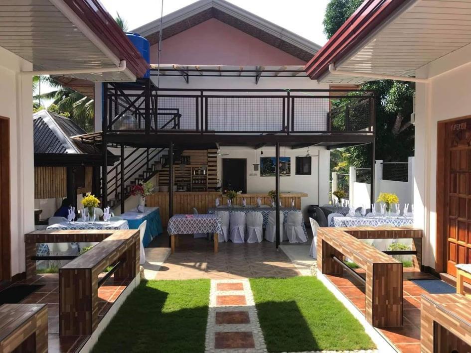 Casa Mia Inn Dauis エクステリア 写真