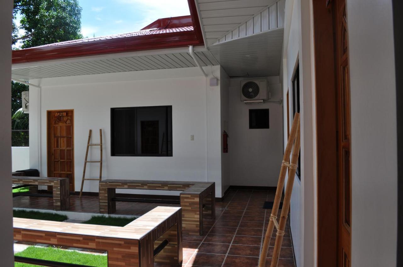 Casa Mia Inn Dauis エクステリア 写真